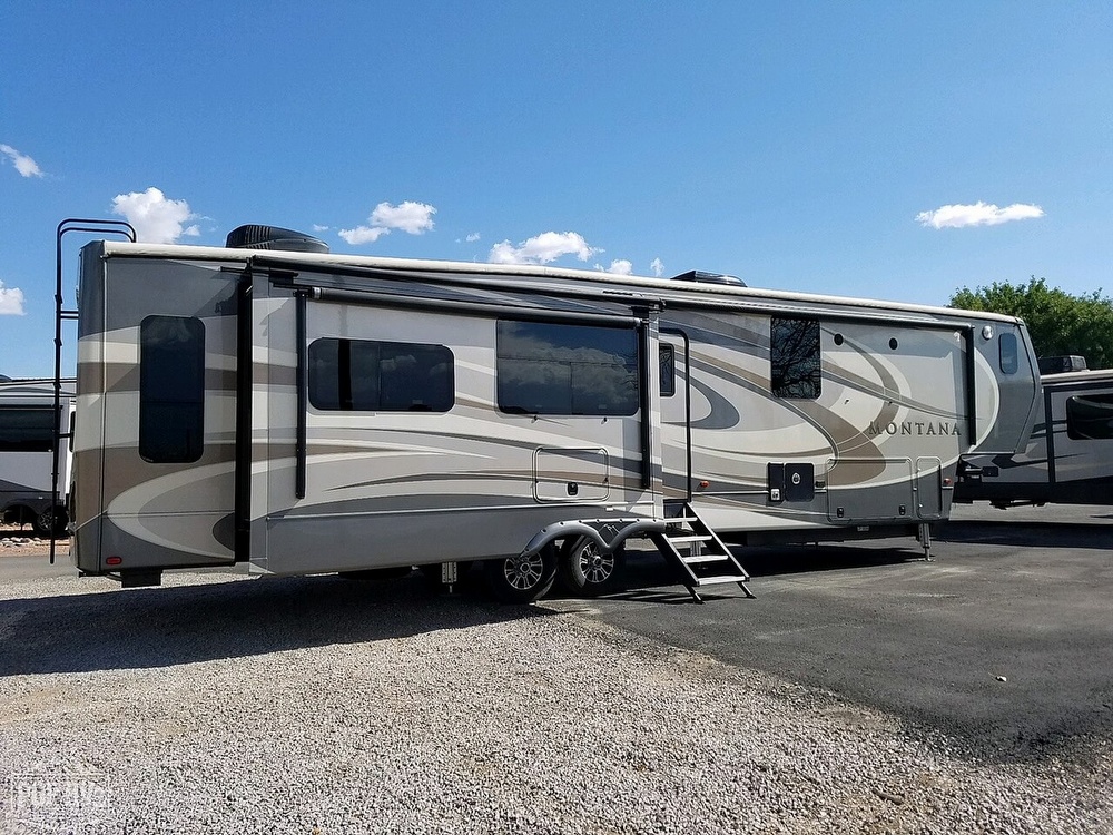 Montana 3921FB Legacy Fifth Wheel Trailer for sale in Mesa, AZ for